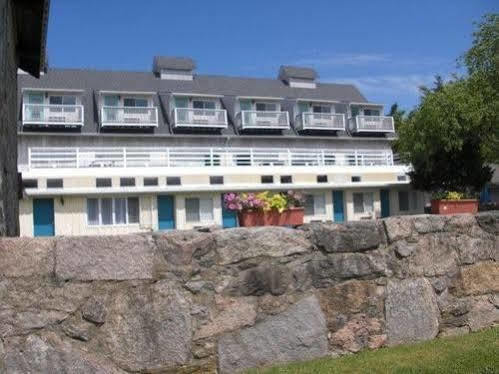 The Windswept Inn ชาร์ลสทาวน์ ภายนอก รูปภาพ